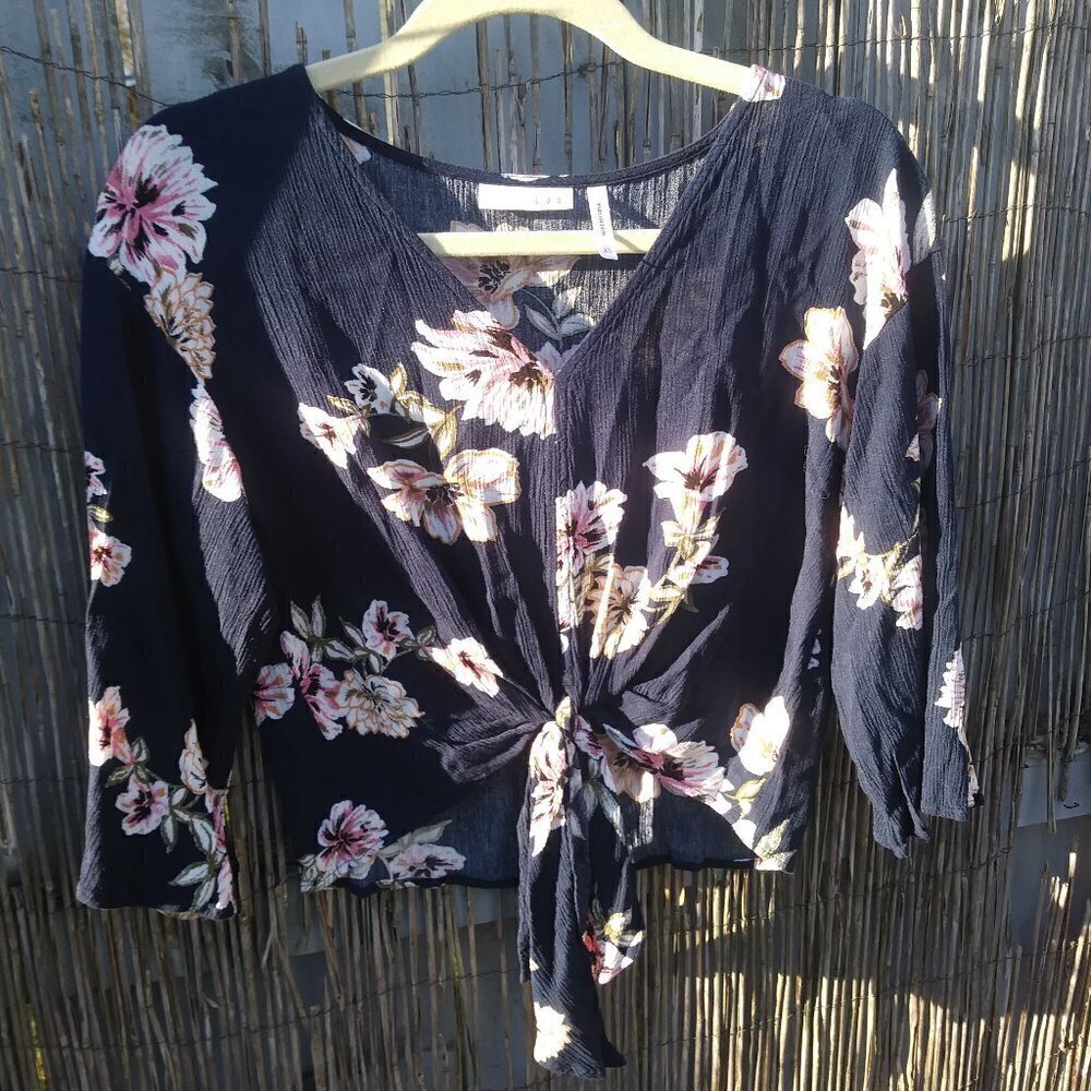 LUQ Navy Floral Cropped Blouse Tied 3/4 Sleeve - Women's - XS